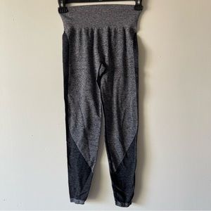 Pink seamless grey leggings